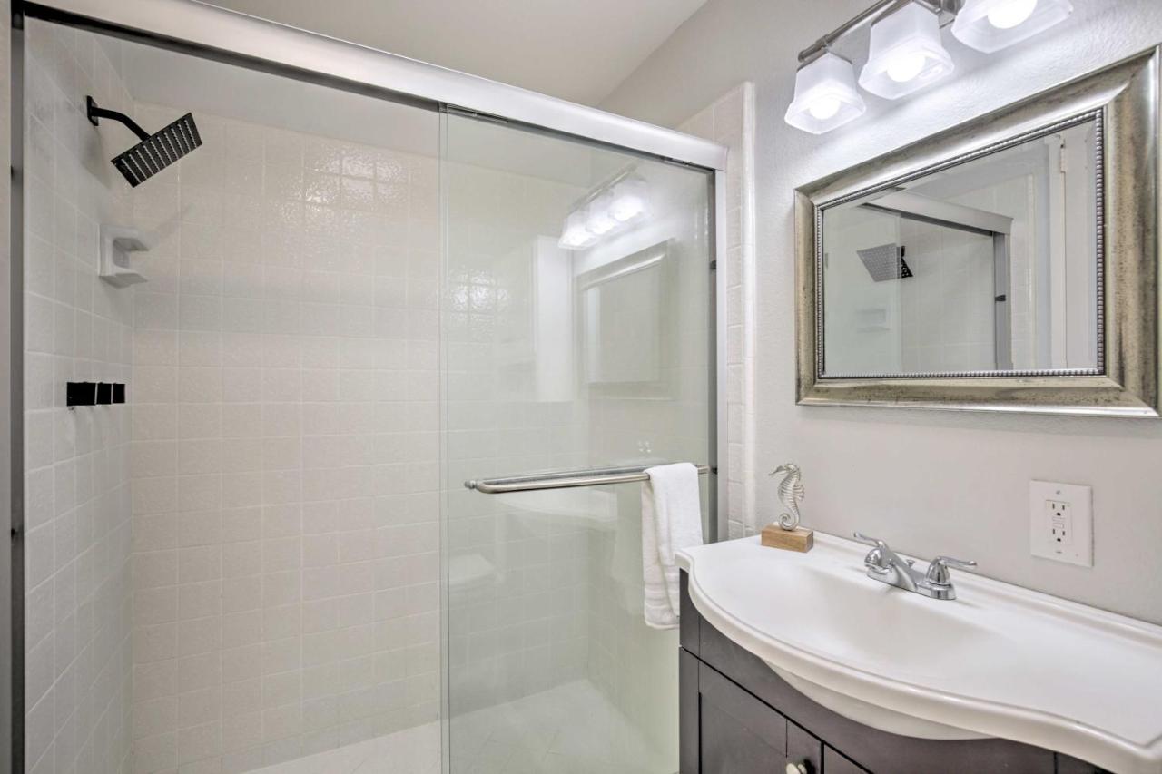 Charming Oceanside Condo With Beach And Pool Access! Luaran gambar